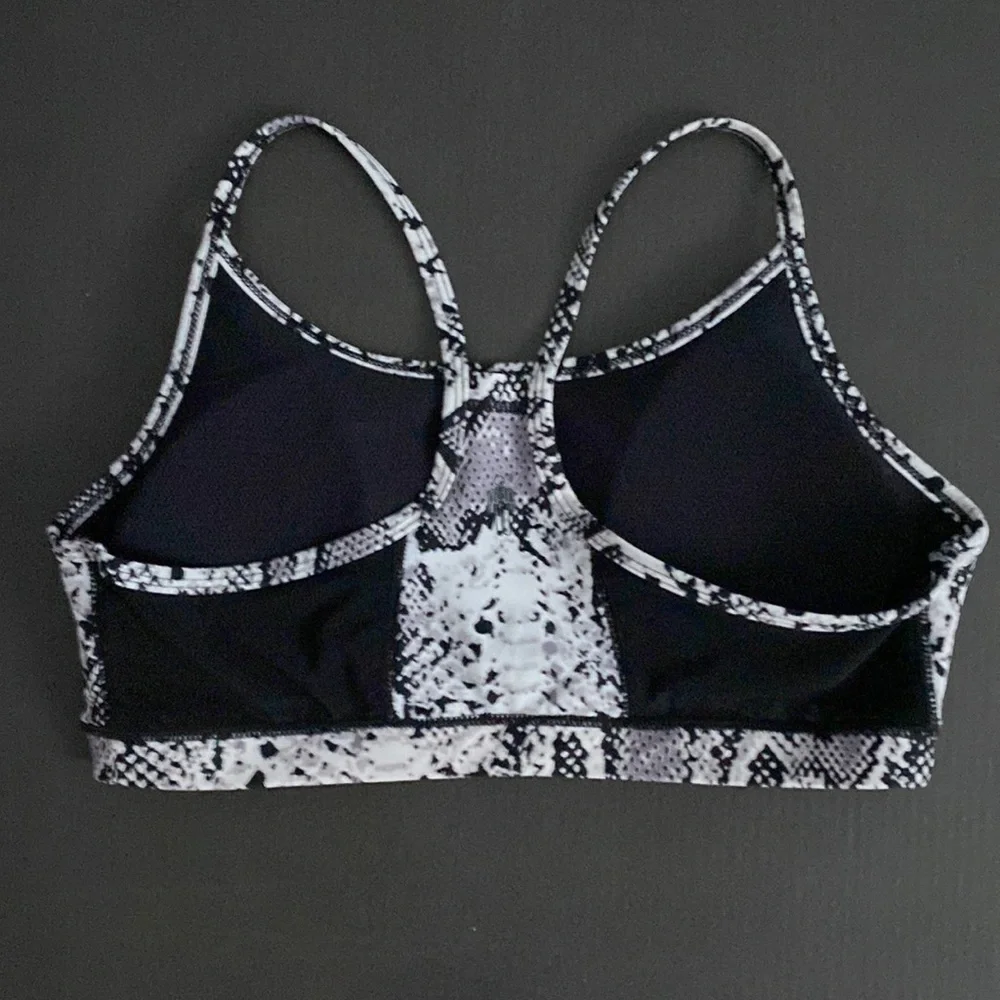 HPE human performance engineering Small Sports Bra, snake print with mesh - Picture 2 of 5